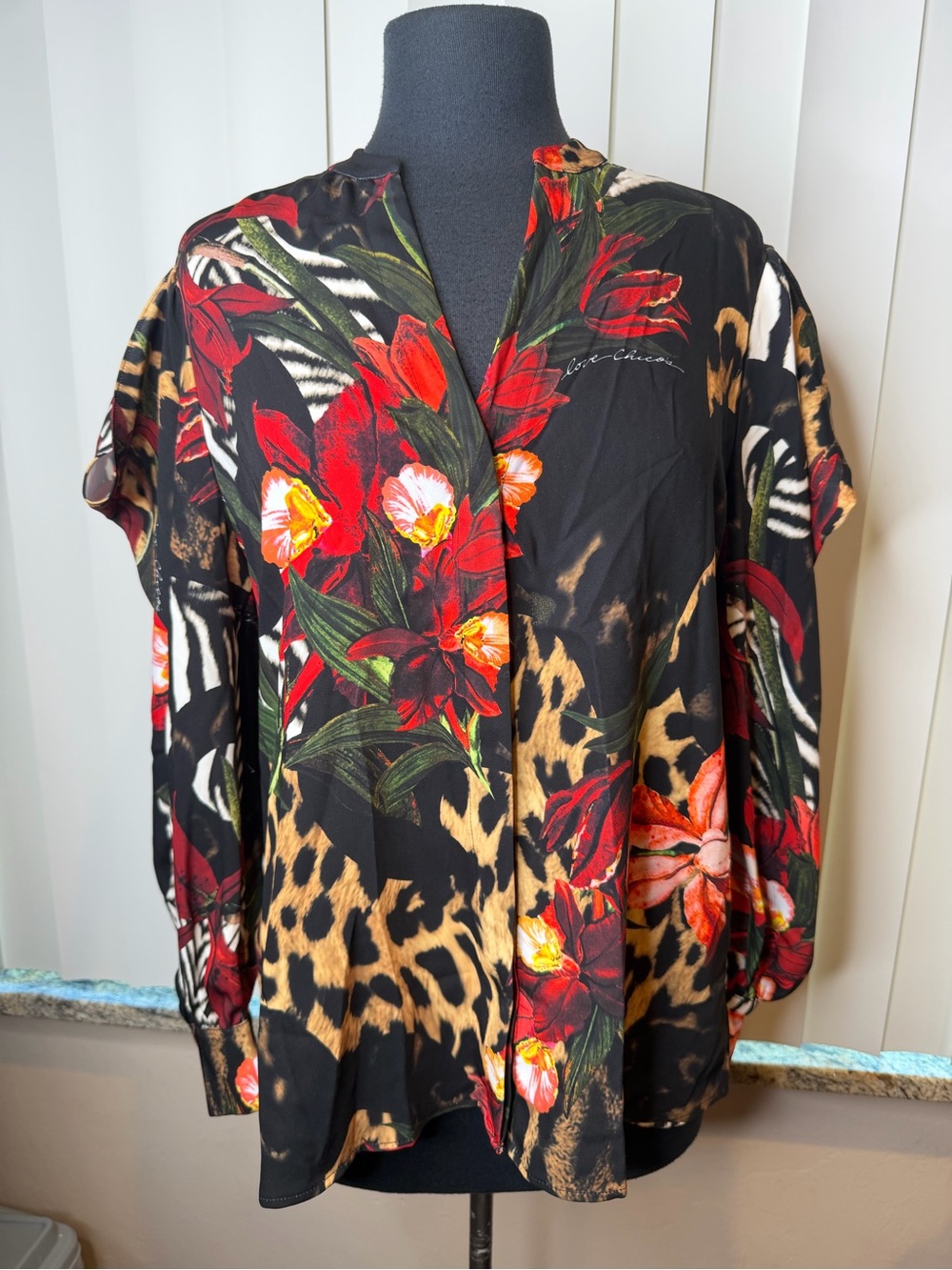 Chicos Love by Chico's blouse floral zebra cheetah mixed-animal print Size 8